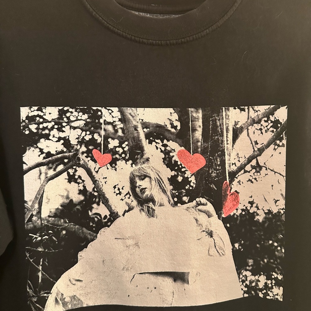 RARE Taylor Swift Lover Black Friday Crewneck- small
